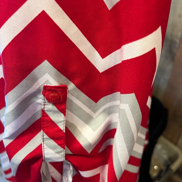 LADIESWOMEN'S LADIES PLUS SIZE 1X RED GRAY WHITE CHEVRON PRINT TOP SHIRT BLOUSE - Picture 7 of 8